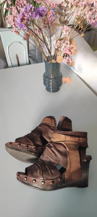 Sandalias de piel con plataforma