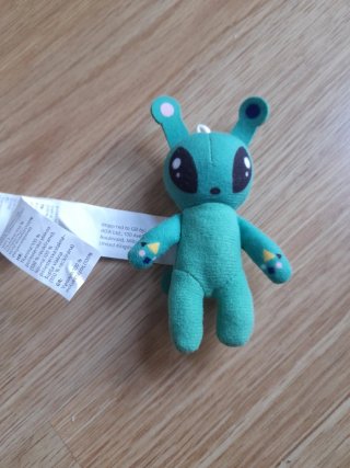 Peluche alien verde IKEA