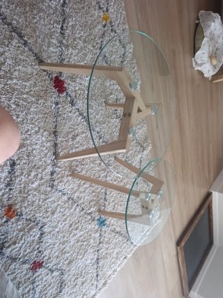 Tavoli ausiliari in vetro e legno
