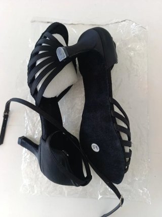 Tacones de baile salón negro