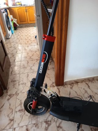 Patinete Eléctrico SUNNIGOO Negro/Rojo