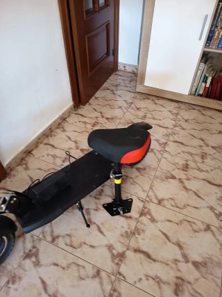 Patinete Eléctrico SUNNIGOO Negro/Rojo