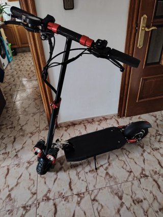 Patinete Eléctrico SUNNIGOO Negro/Rojo