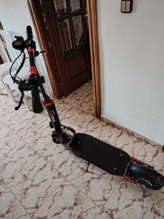 Patinete Eléctrico SUNNIGOO Negro/Rojo