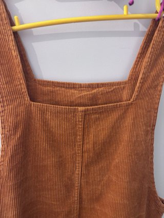 Peto de pana marrón