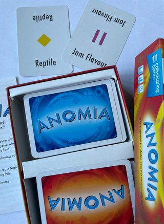 Juego de mesa Anomia (versión inglés)