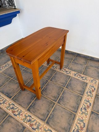 Recibidor de madera con 3 cajones