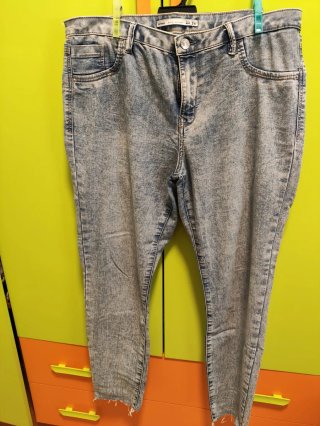 Pantalones celestes Shein Talla 44