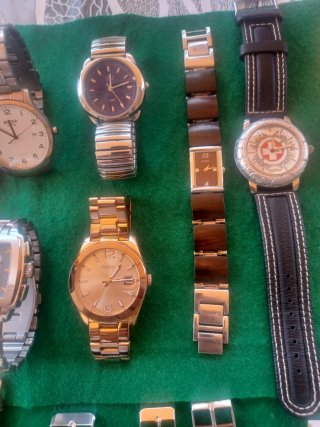 Lotto Orologi Uomo Donnapezzi 31