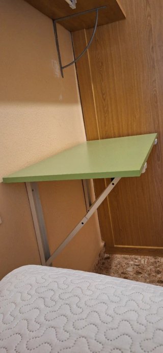 Escritorio plegable pared verde