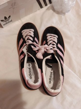 Zapatillas Adidas Negras y Rosas Talla 41