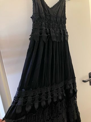 Vestido negro hippie con encaje