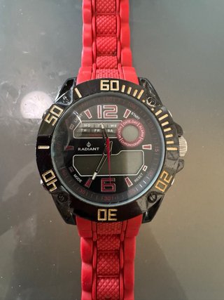 Reloj Radiant Negro y Rojo