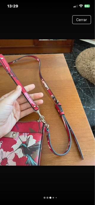 Bolso Guess floral rojo y rosa