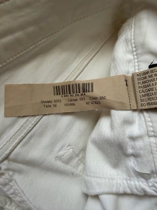 Pantalón pitillo blanco Massimo Dutti
