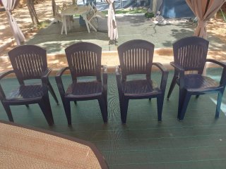 Sillas de plástico azules ( 4unidades) perfectas