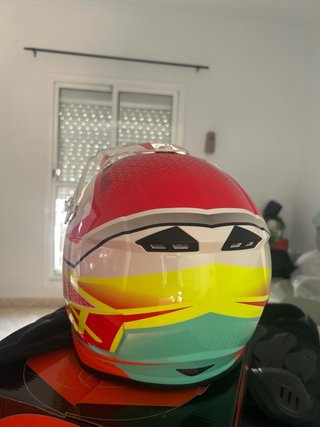 Protecciones moto infantil: casco, gafas y más