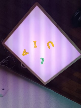 Mesa de luz para niños