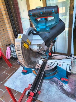 Ingletadora telescópica Erbauer 1800W