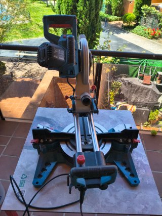 Ingletadora telescópica Erbauer 1800W