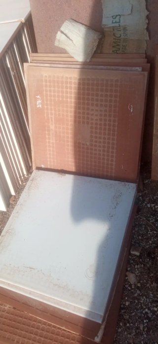 Azulejo blanco pequeño