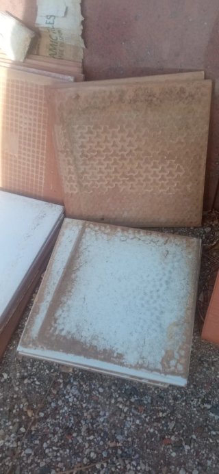 Azulejo blanco pequeño