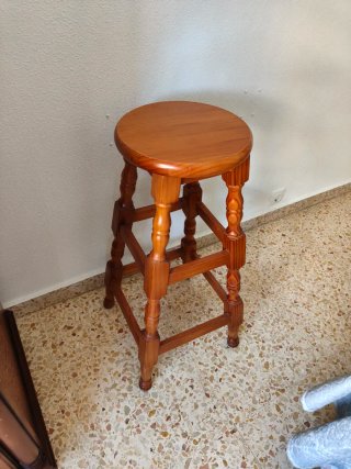 Taburete de pino