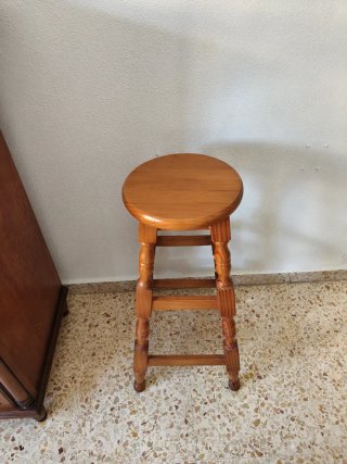 Taburete de pino