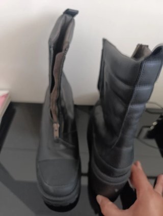 Botas negras con cremallera