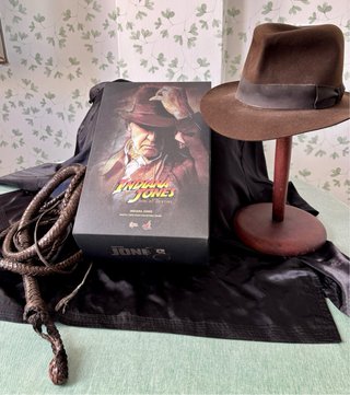 Indiana Jones Hot Toys MMS716 Dial of Destiny