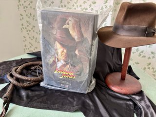 Indiana Jones Hot Toys MMS716 Dial of Destiny