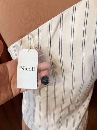 Top asimétrico Nicoli Talla S