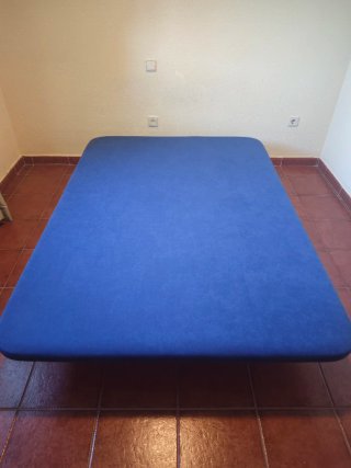 REGALO  Somier tapizado con patas y colchón