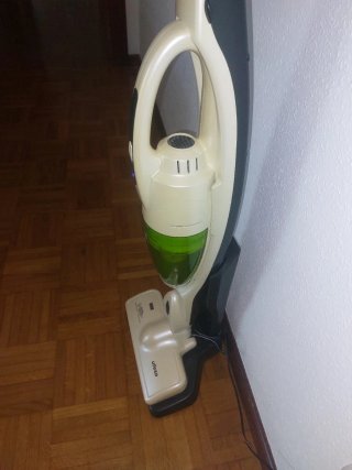 Escoba aspirador Ufesa Practika