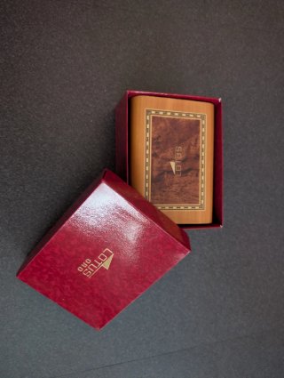 Caja expositora Lotus Oro para relojes