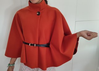 Capa corta naranja caldera talla única