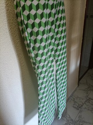 Pantalón acampanado estampado geométrico