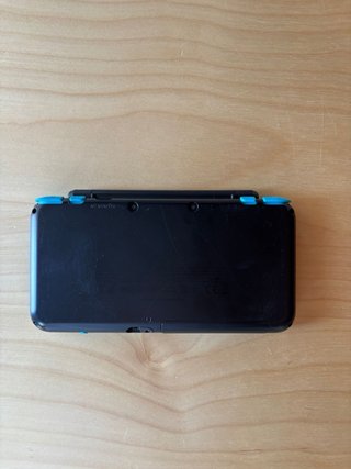 NEW Nintendo 2DS XL MUY BUEN ESTADO + Cargador +SD