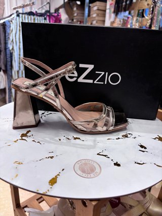 Sandalias ezZio Mujer Tacon Dorado y Turquesa