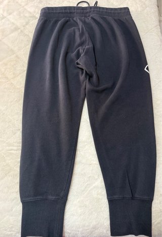 Pantalones Under Armour negros