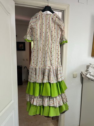 Traje Flamenca Blanco Flores Bordadas