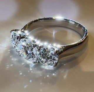 Anillo Tresillo Alta Joyería 18k Diamantes