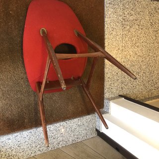 Sedia Medea in tessuto e legno