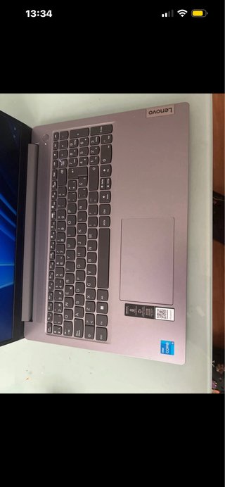 Portátil Lenovo IdeaPad Slim 3 16IRH8 Gris