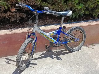 bicicleta infantil Coluer Y-16 color azul y plata