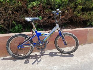 bicicleta infantil Coluer Y-16 color azul y plata