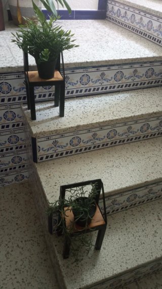 Soportes decorativo silla metal y madera