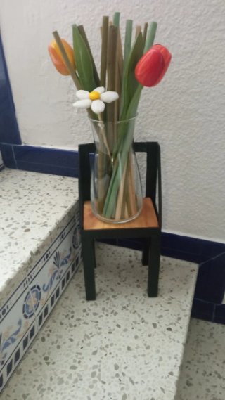 Soportes decorativo silla metal y madera
