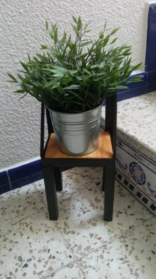 Soportes decorativo silla metal y madera