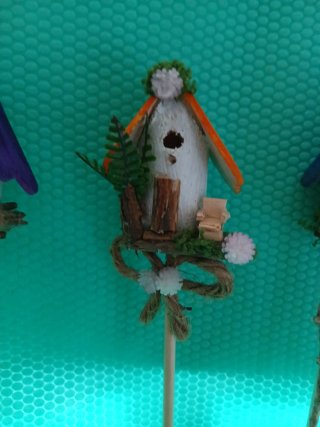 Adorno para plantas de madera y yute